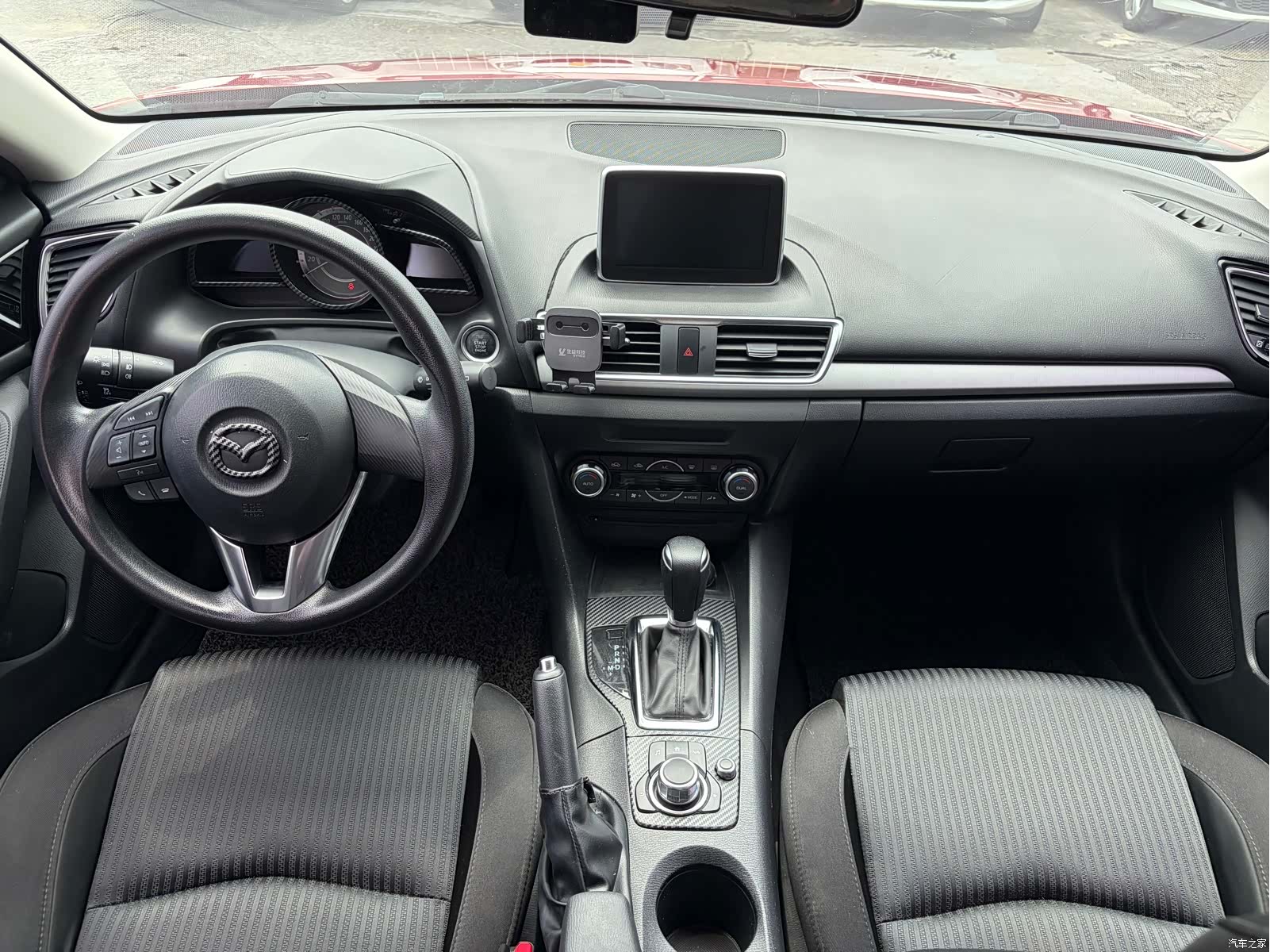 Mazda Mazda3, 2016 9