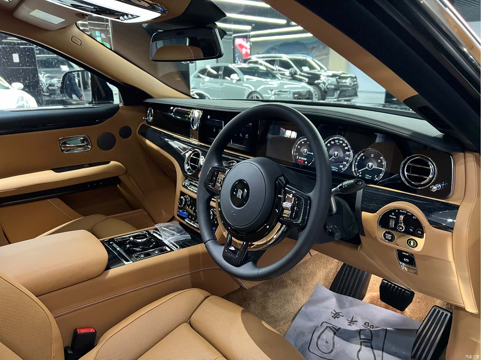 Rolls-Royce Ghost, 2025 9