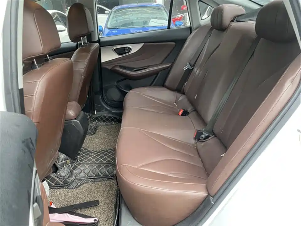 Soueast A5 wing dance