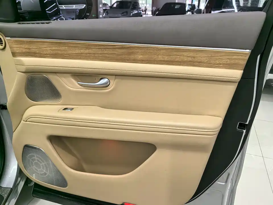 AITO Ask the world M7