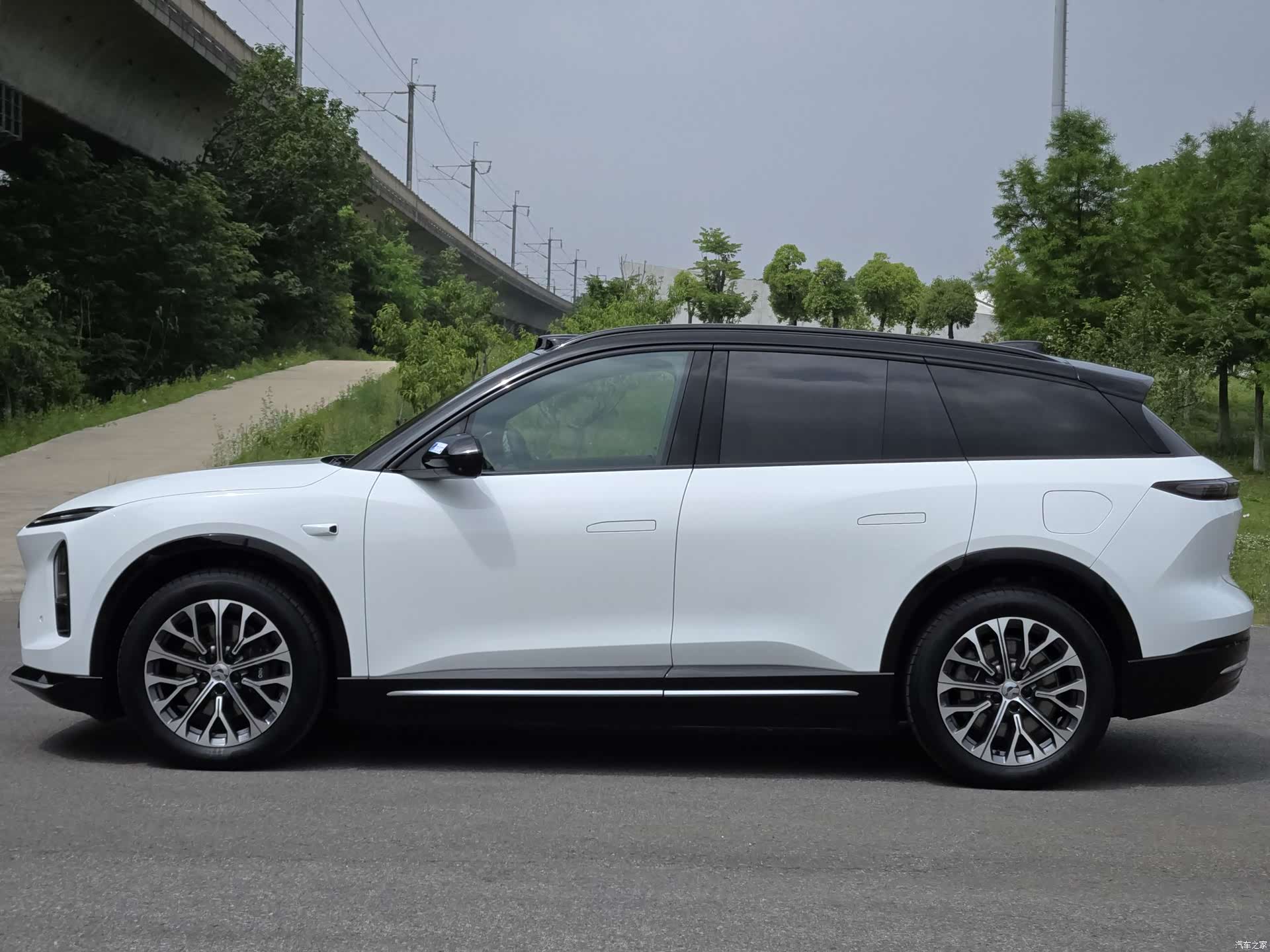 NIO ES6, 2025 4