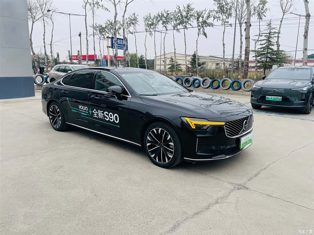Volvo S90, 2025 3