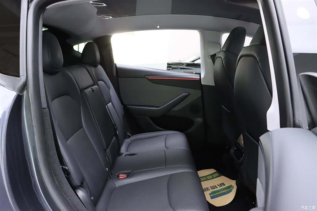 Tesla Model Y, 2025 15