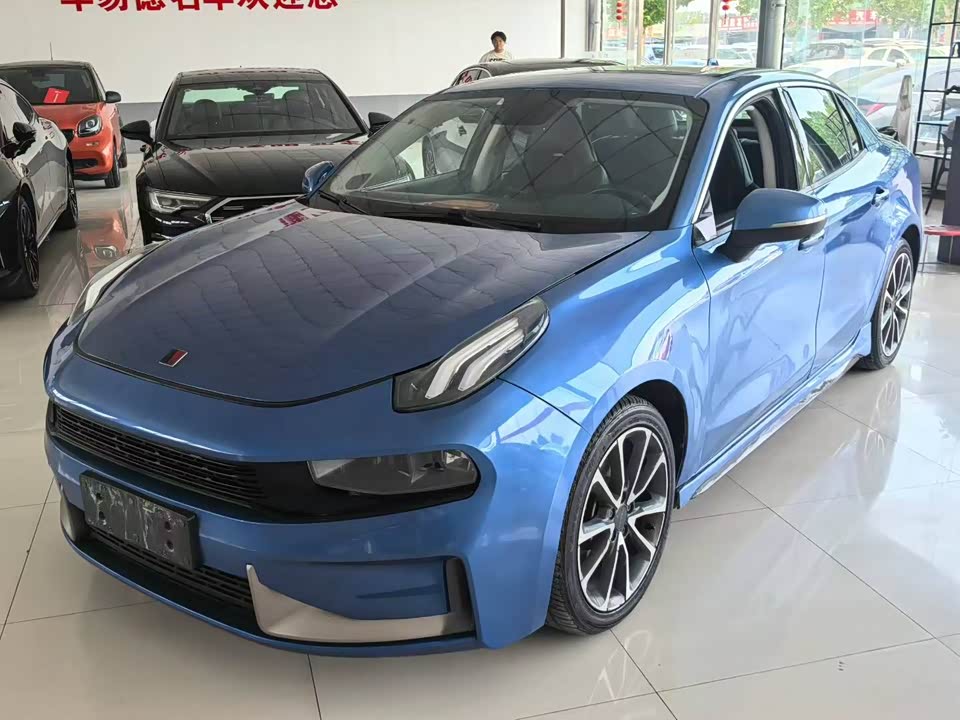 Lynk & Co 03 Lynk & Co 03