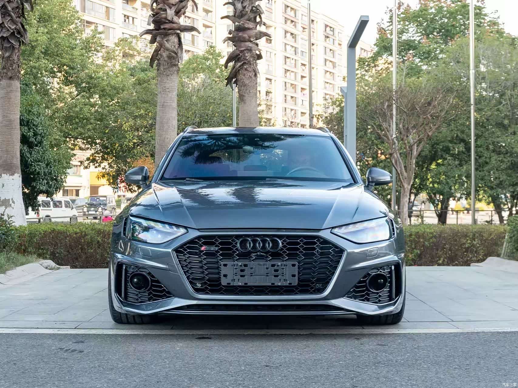 Audi RS4, 2022 2