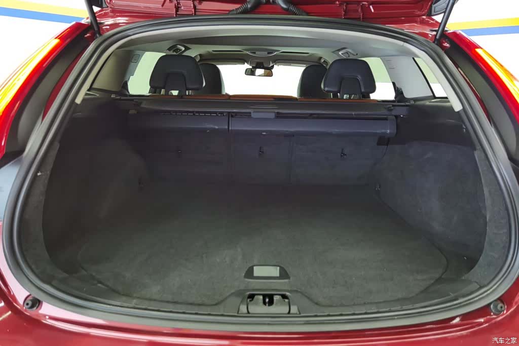 Volvo V60, 2015 4