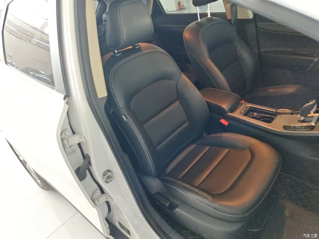 Geely Emgrand, 2018 25