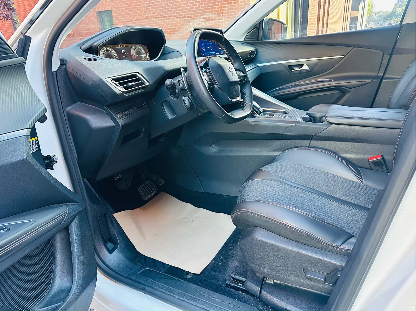 Peugeot 5008, 2017 12