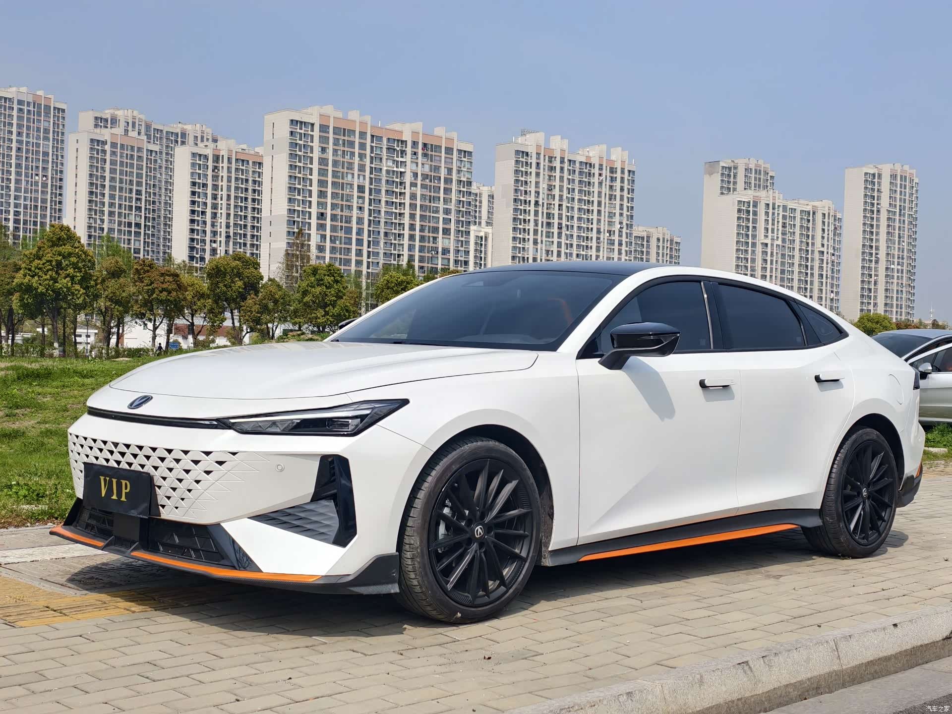 Changan UNI-V, 2024 1