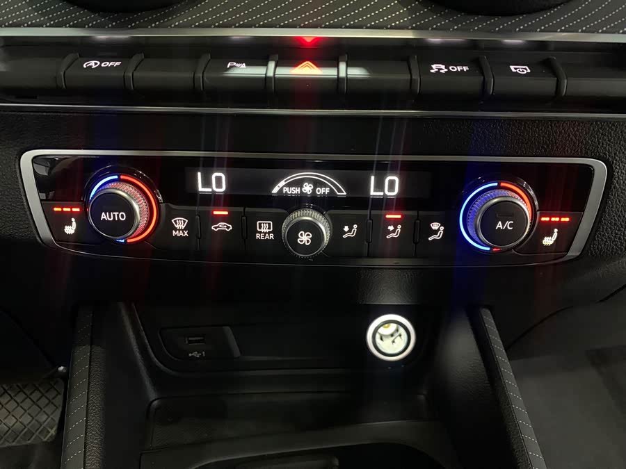 Audi Q2L 2022, фото 9