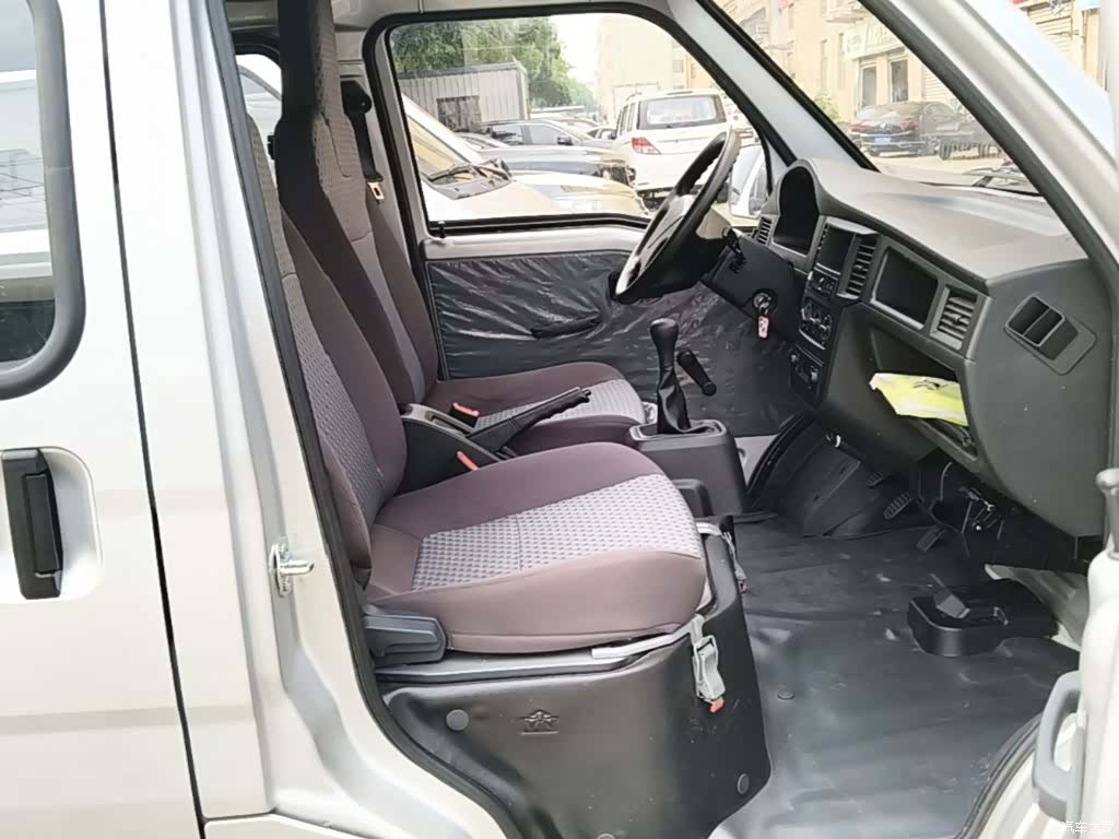 Wuling 5 7, 2025 25