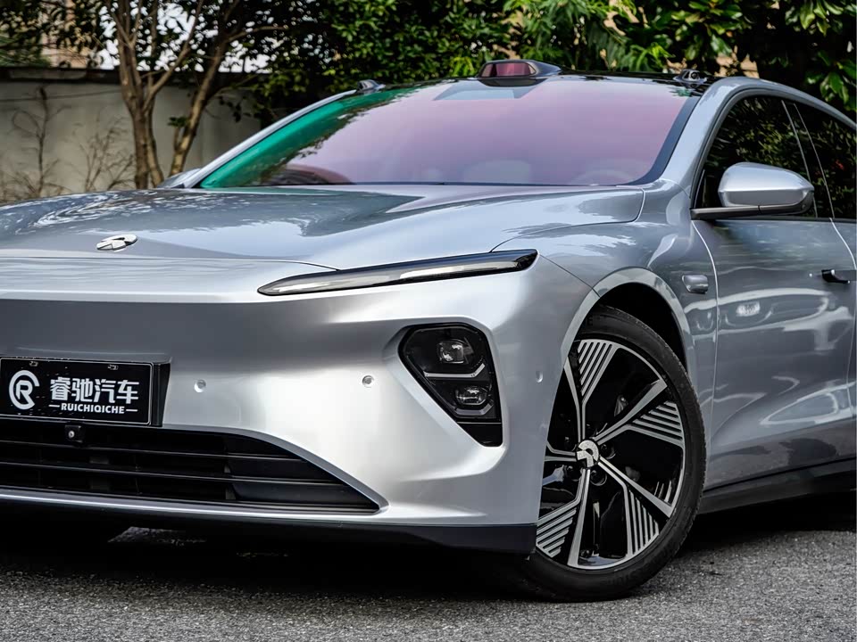 NIO ET7