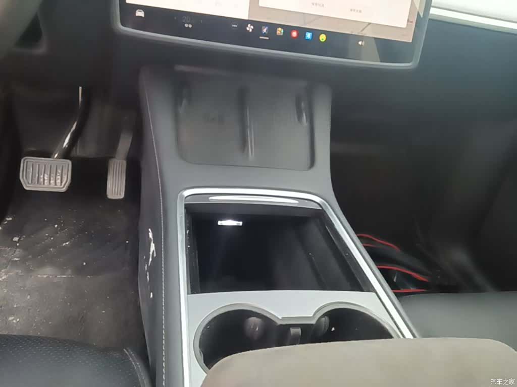 Tesla Model Y, 2024 14