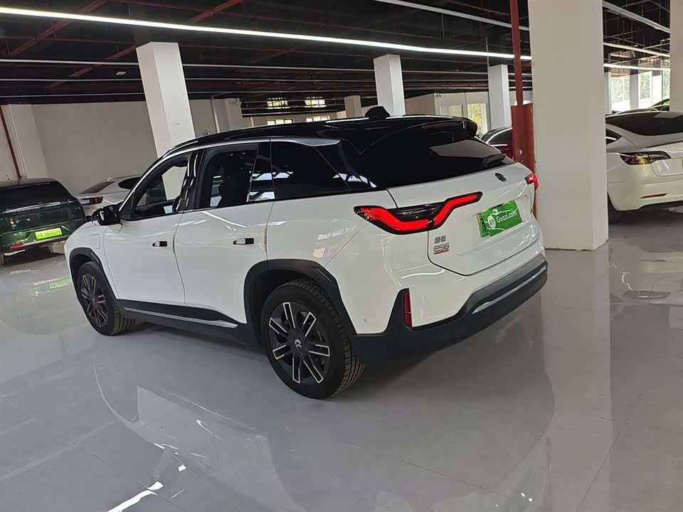 NIO ES6