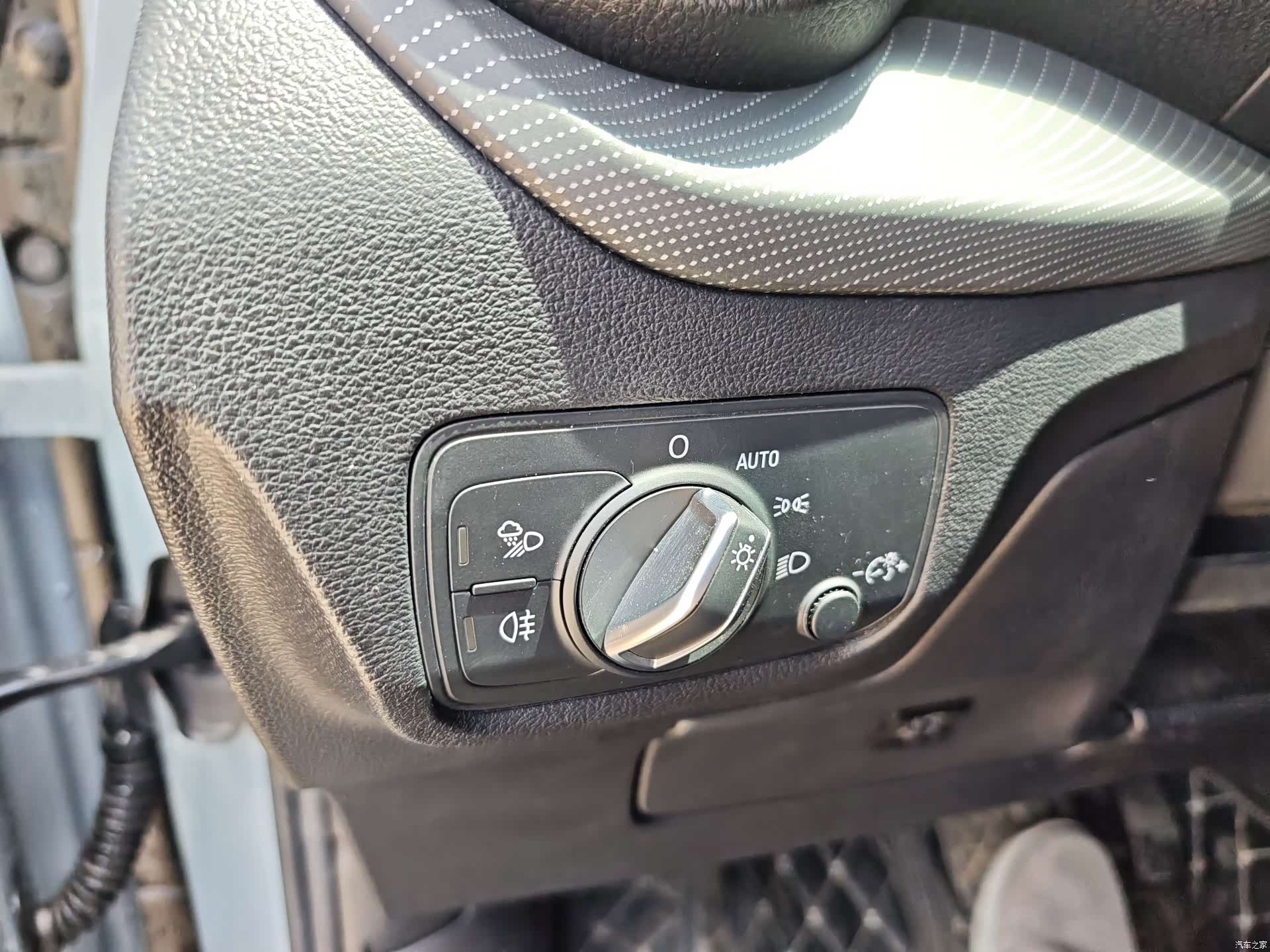 Audi Q2L, 2023 14
