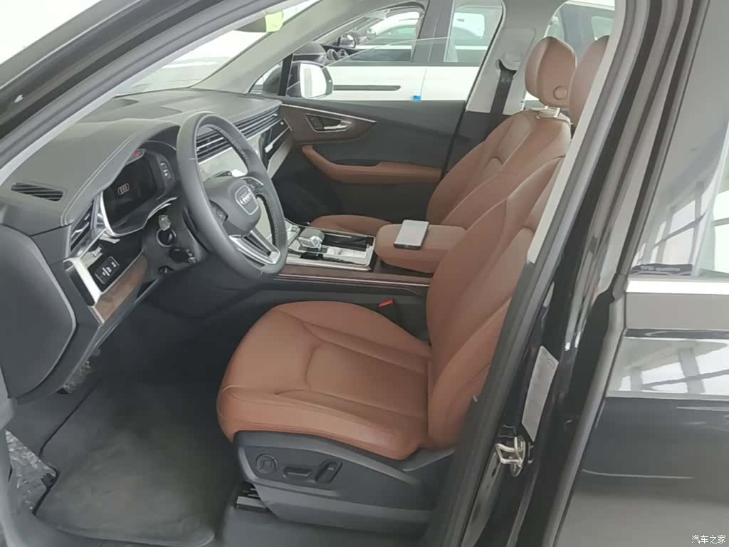 Audi Q7, 2025 22