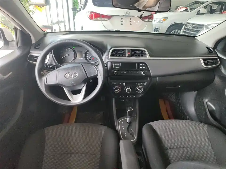 Hyundai Rena