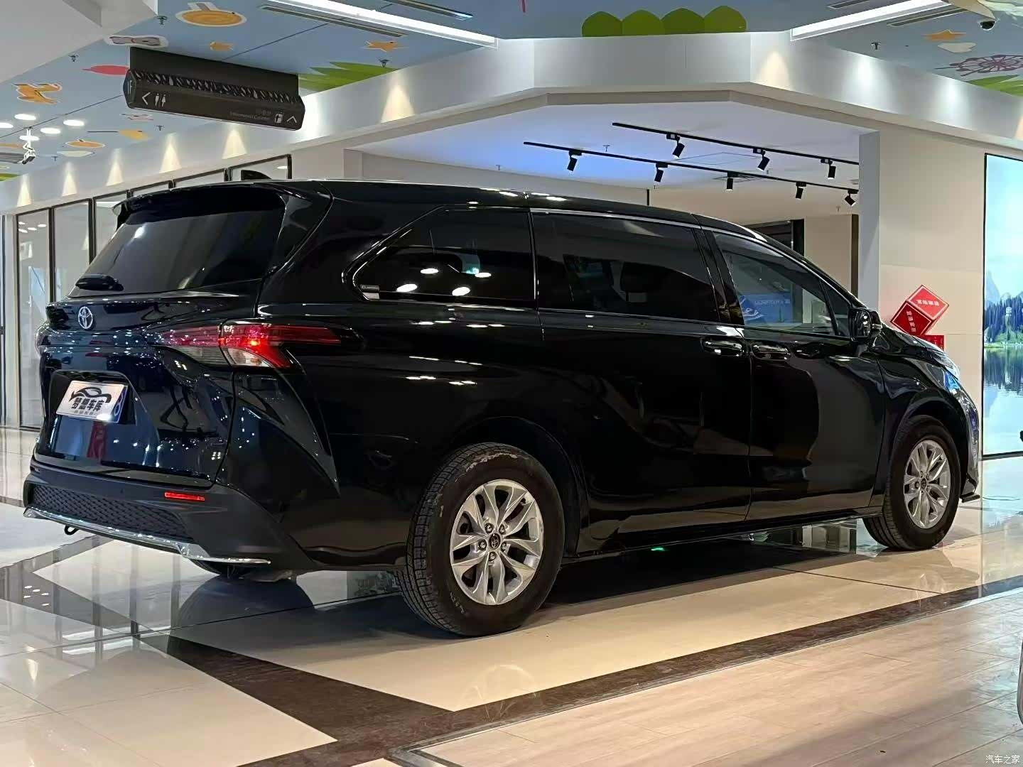 Toyota Granvia, 2024 9