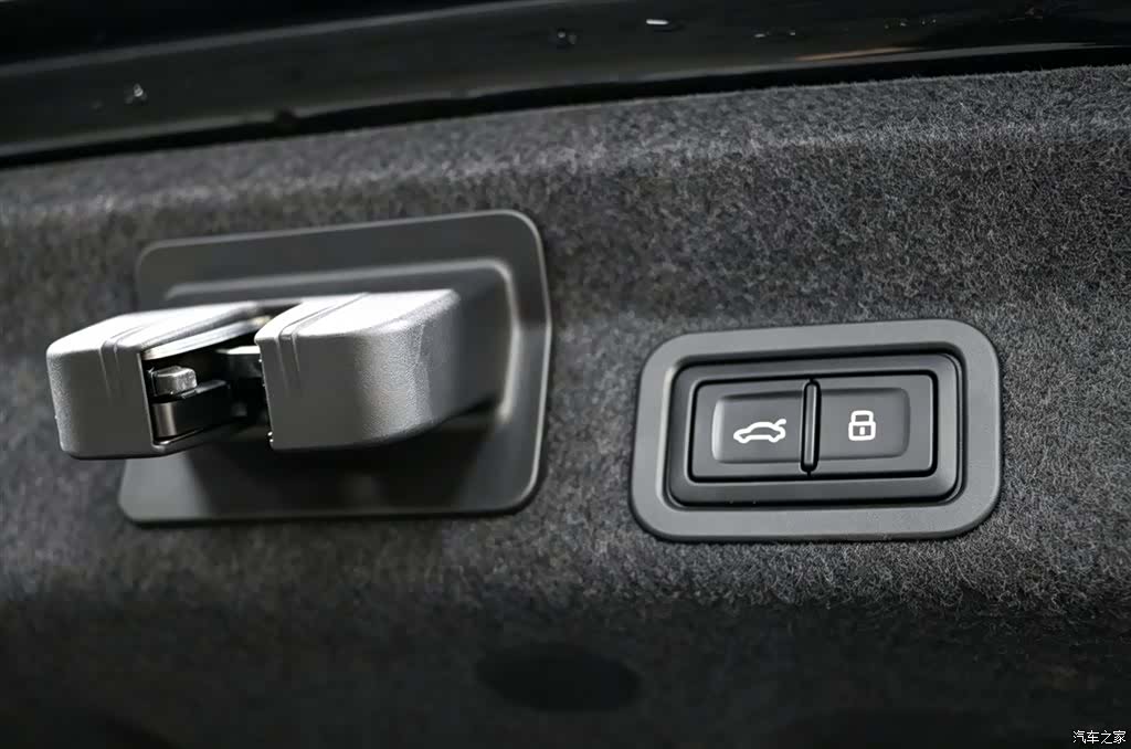 Audi A6L, 2024 13