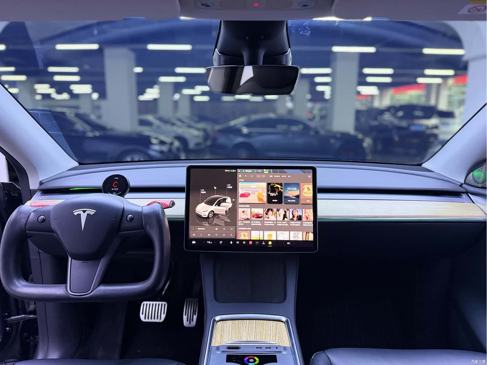 Tesla Model Y, 2022 14