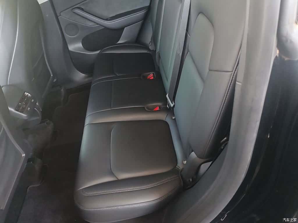 Tesla Model Y, 2021 17