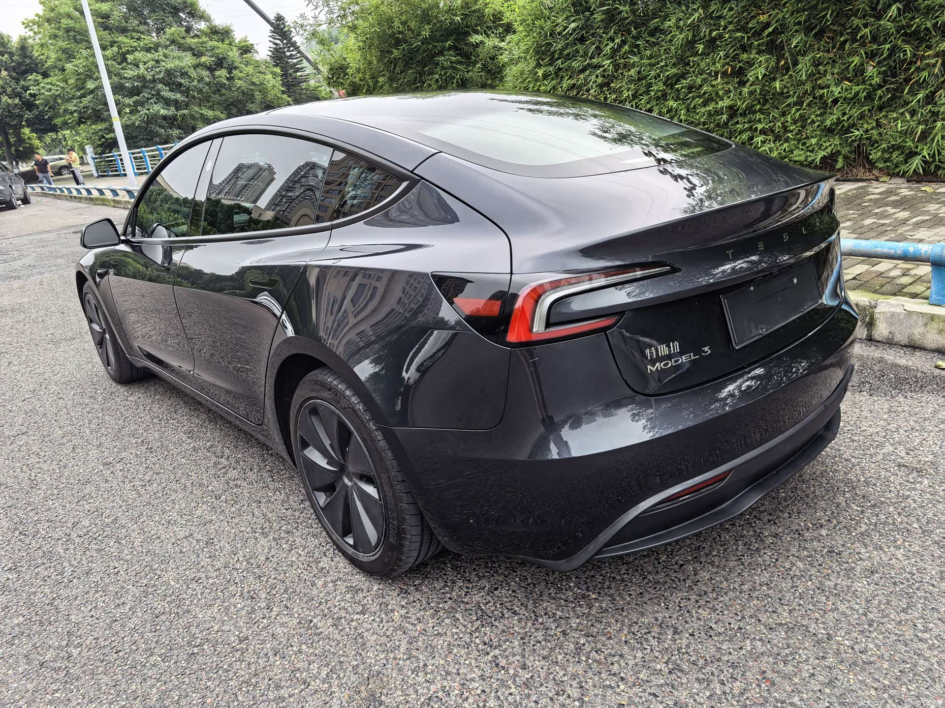 Tesla Model 3, 2025 6
