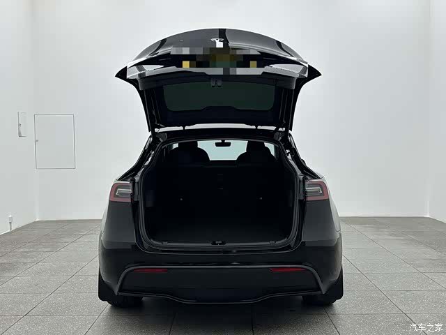 Tesla Model Y, 2022 18