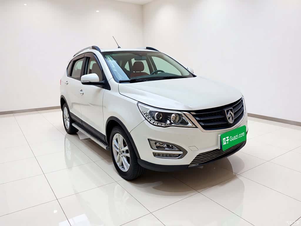 Wuling 560, 2016 3