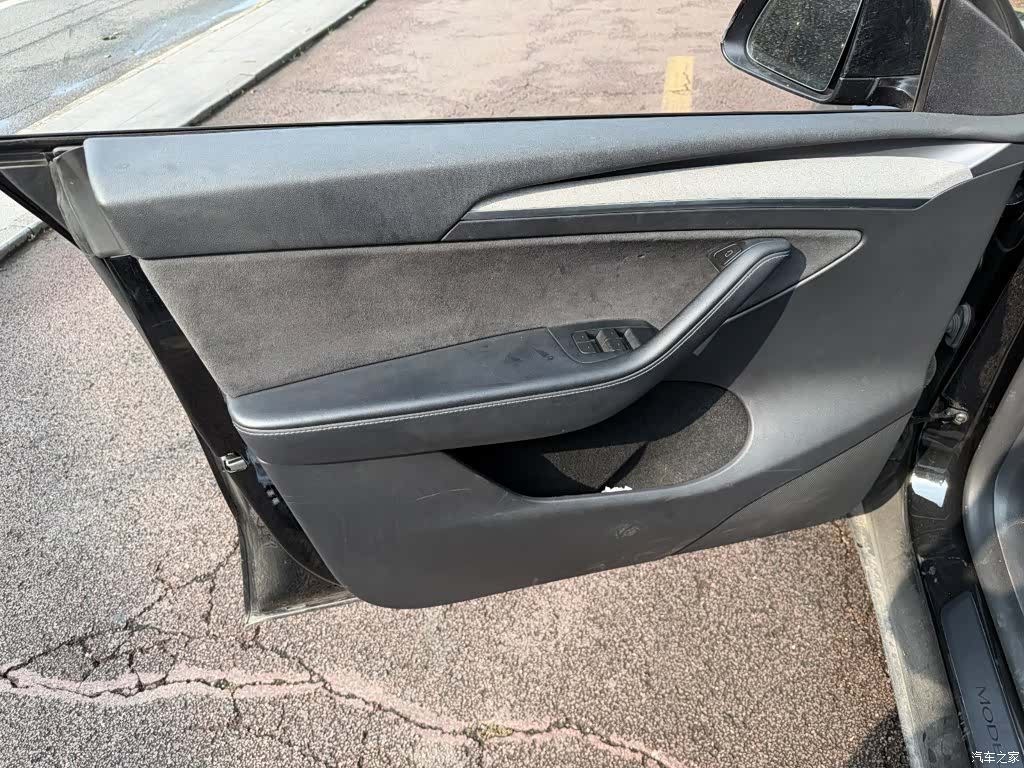Tesla Model Y, 2023 6