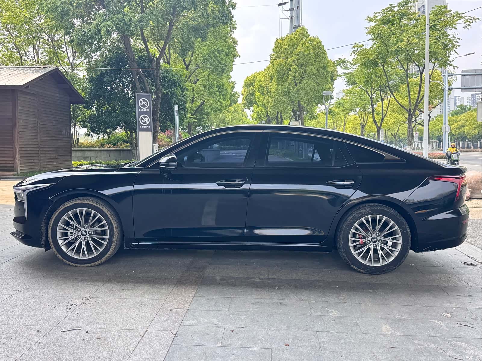 Bestune B70, 2023 4