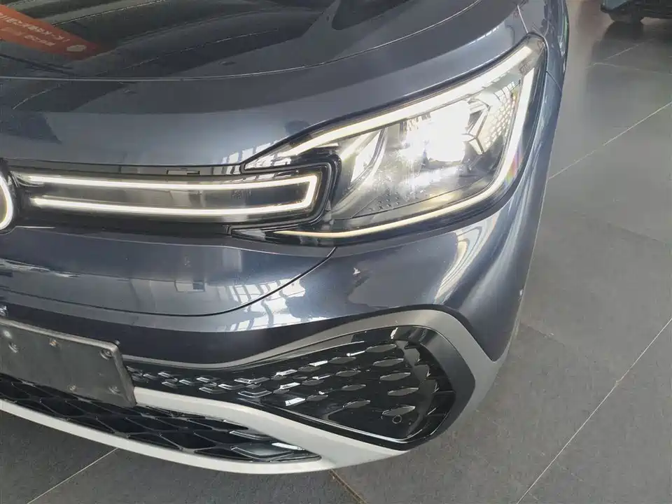 Volkswagen ID.6 CROZZ