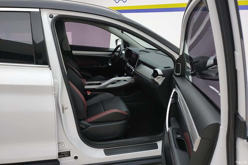 Geely Coolray, 2021 8