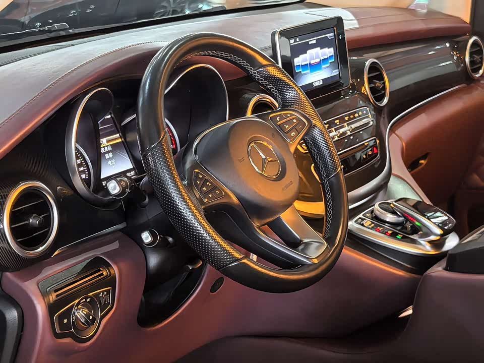 Mercedes-Benz V-class