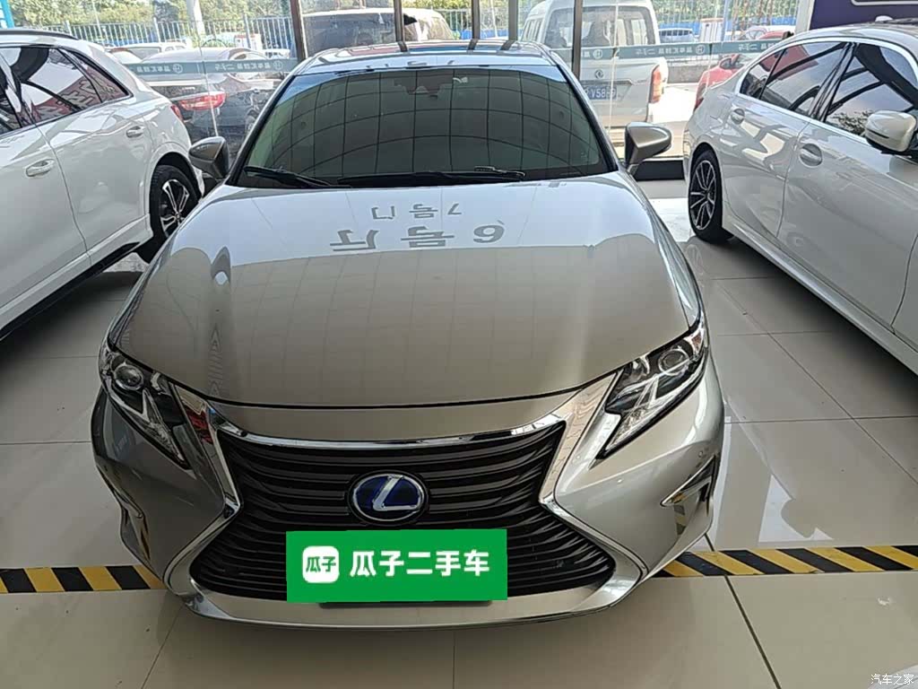 Lexus ES, 2018 3