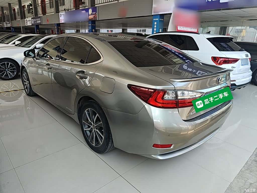 Lexus ES, 2018 все фото