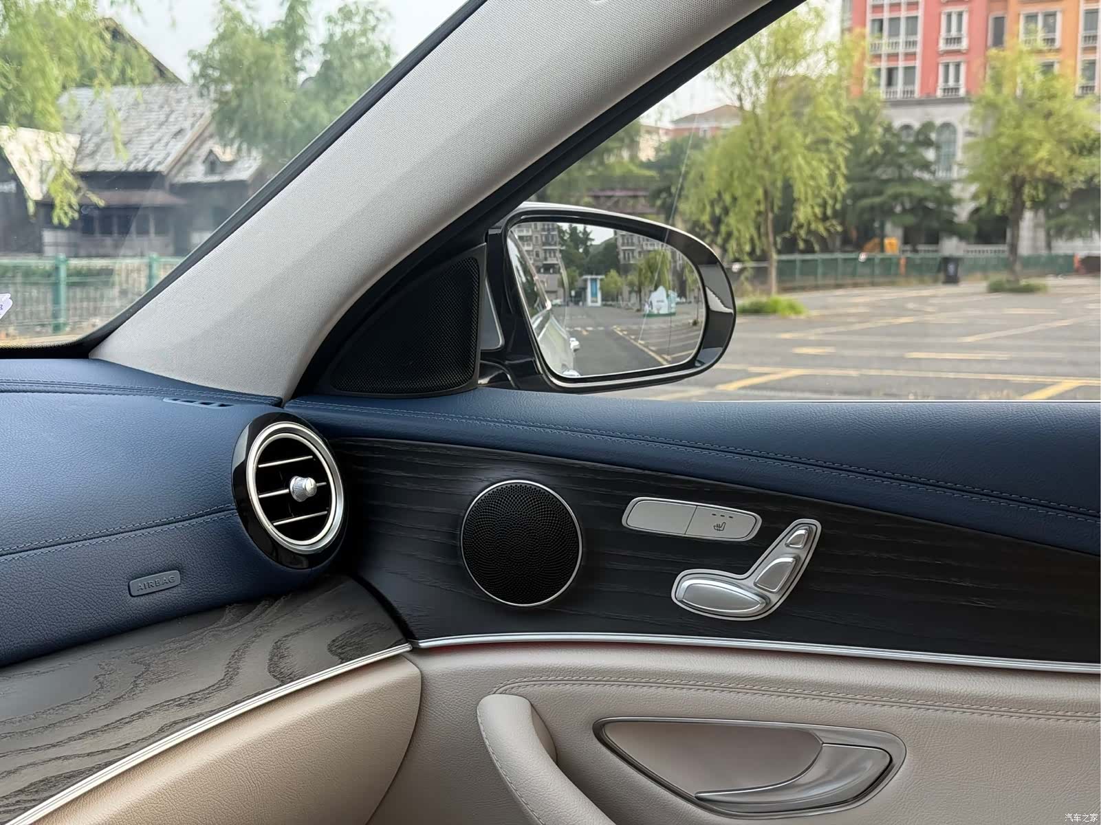 Mercedes-Benz E-Class, 2022 16