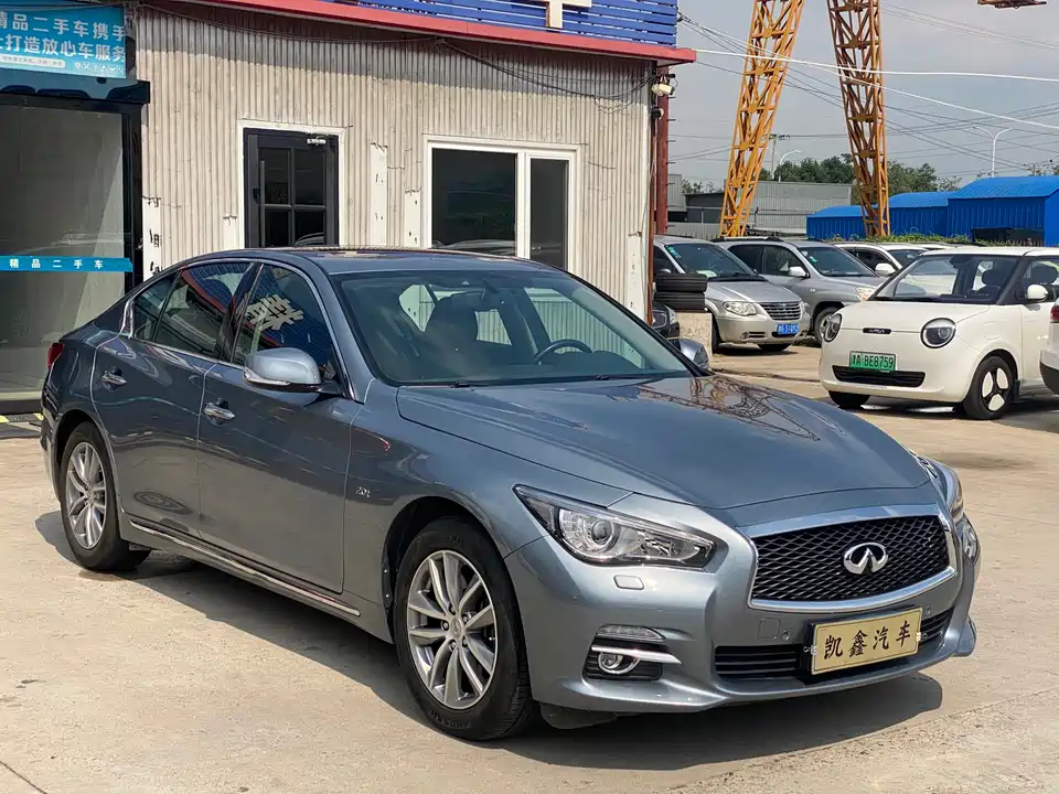 Infiniti Q50L