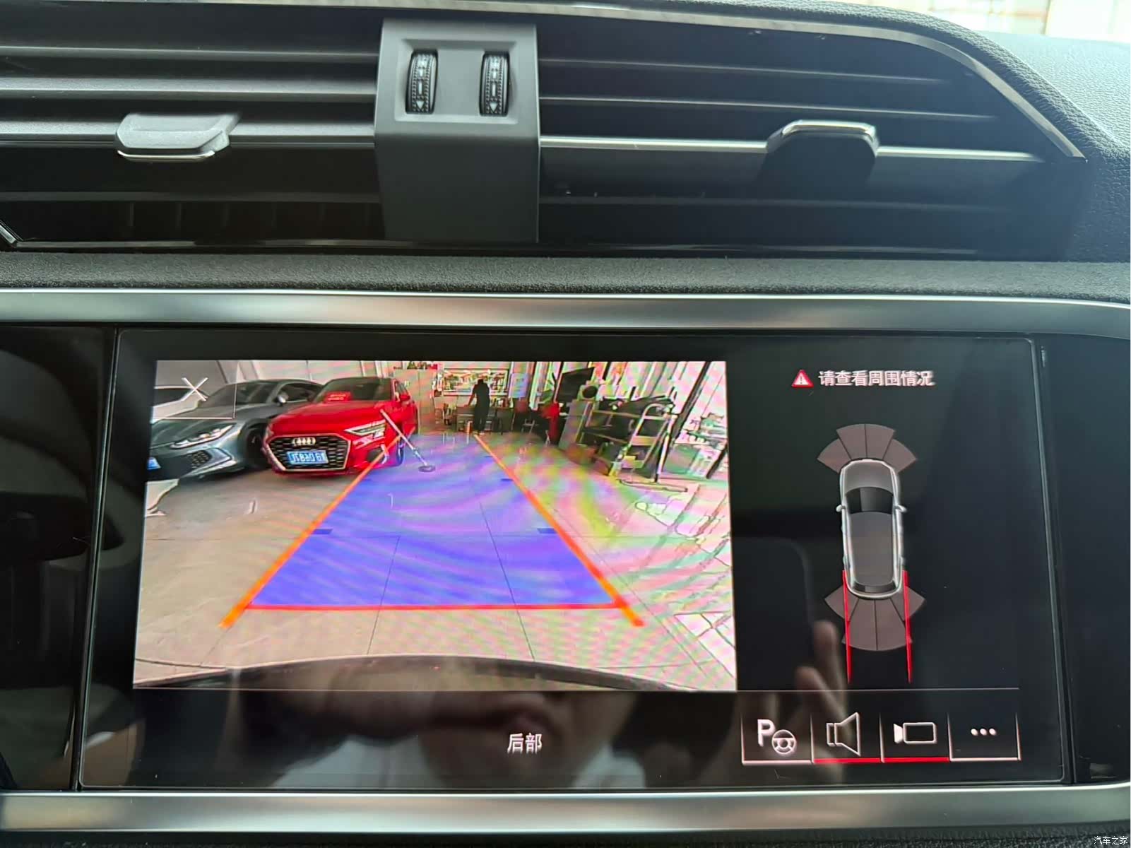 Audi Q3, 2022 11