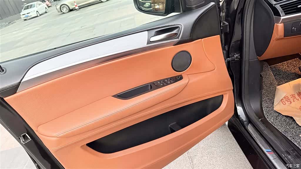 BMW X6, 2011 11