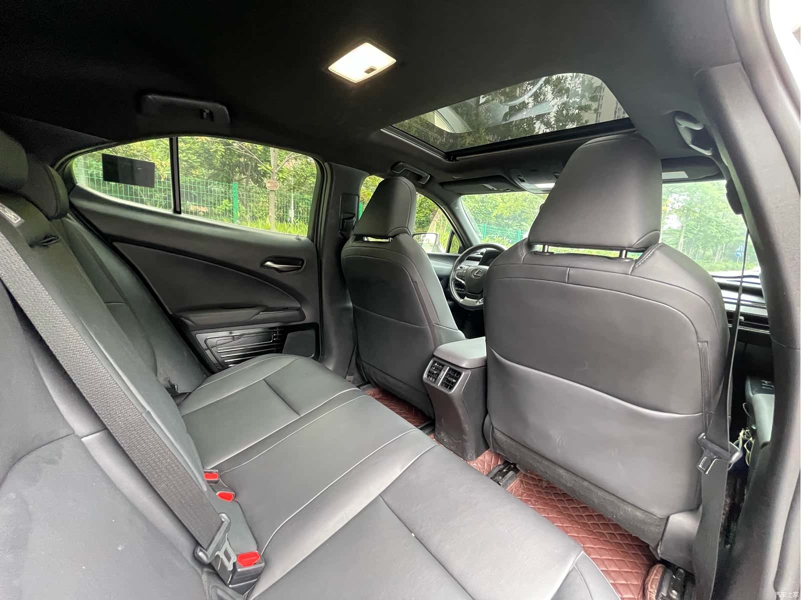 Lexus UX, 2019 12
