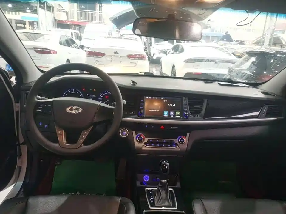 Hyundai Name picture