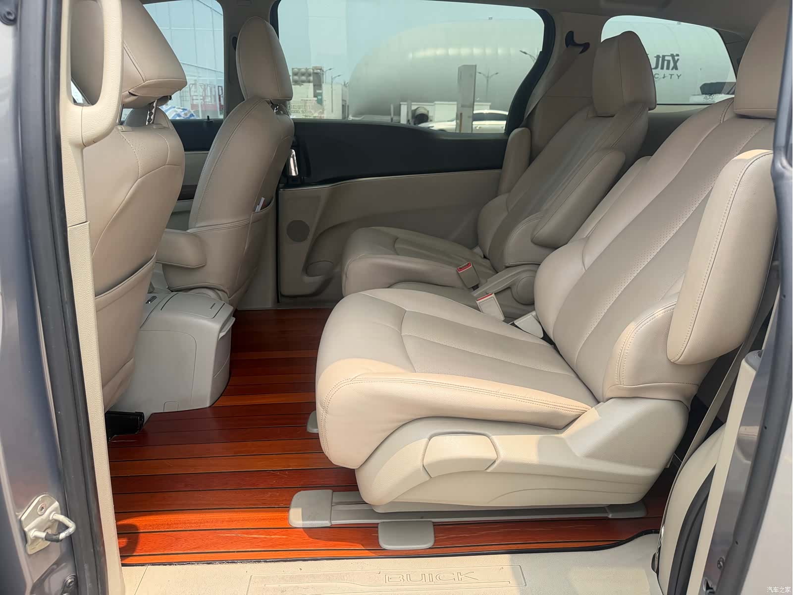 Buick GL8, 2018 18
