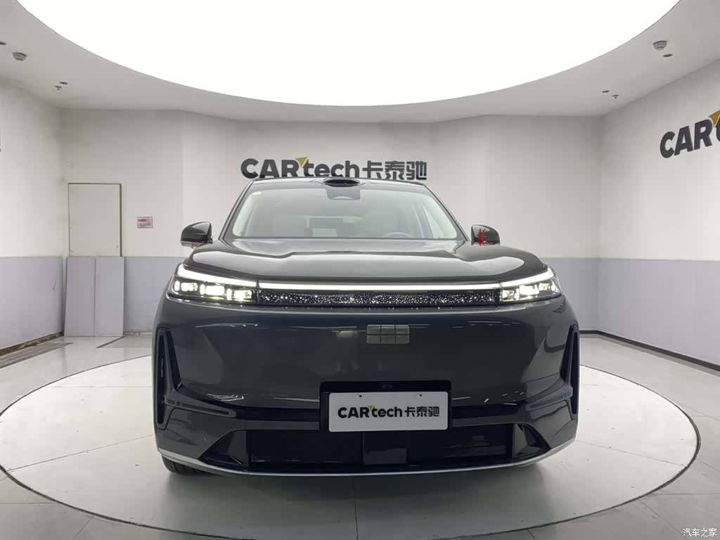 Geely M9, 1900 3