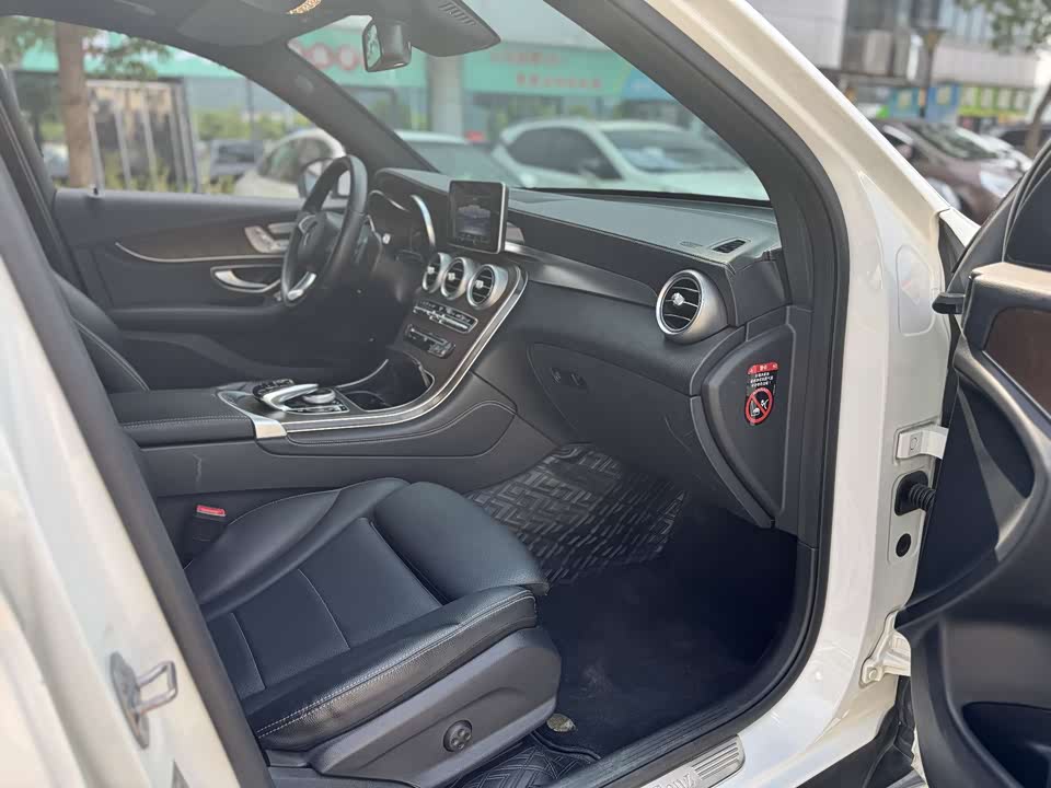 Mercedes-Benz GLC Mercedes-Benz GLC