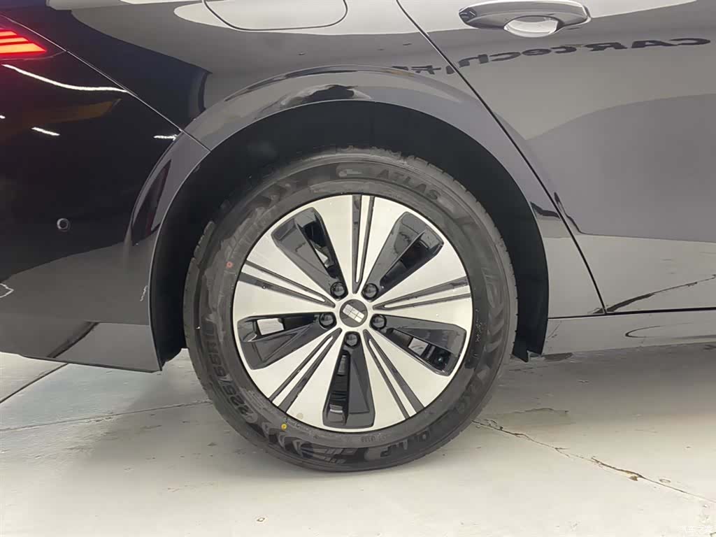 Geely A7, 2025 11
