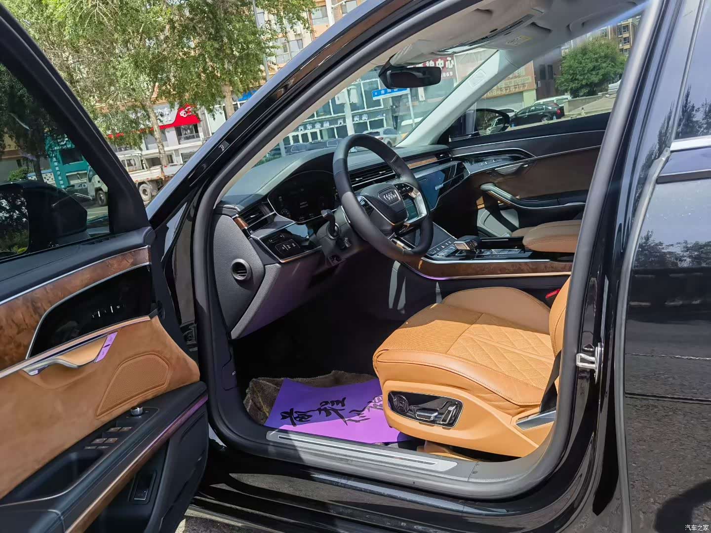 Audi A8L, 2021 3