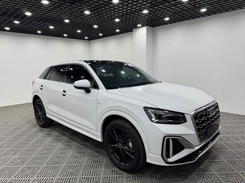 Audi Q2L