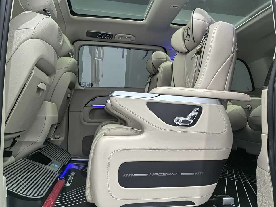 Mercedes-Benz V-class