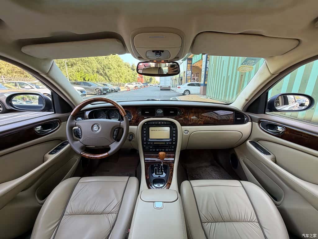 Jaguar XJ, 2005 4