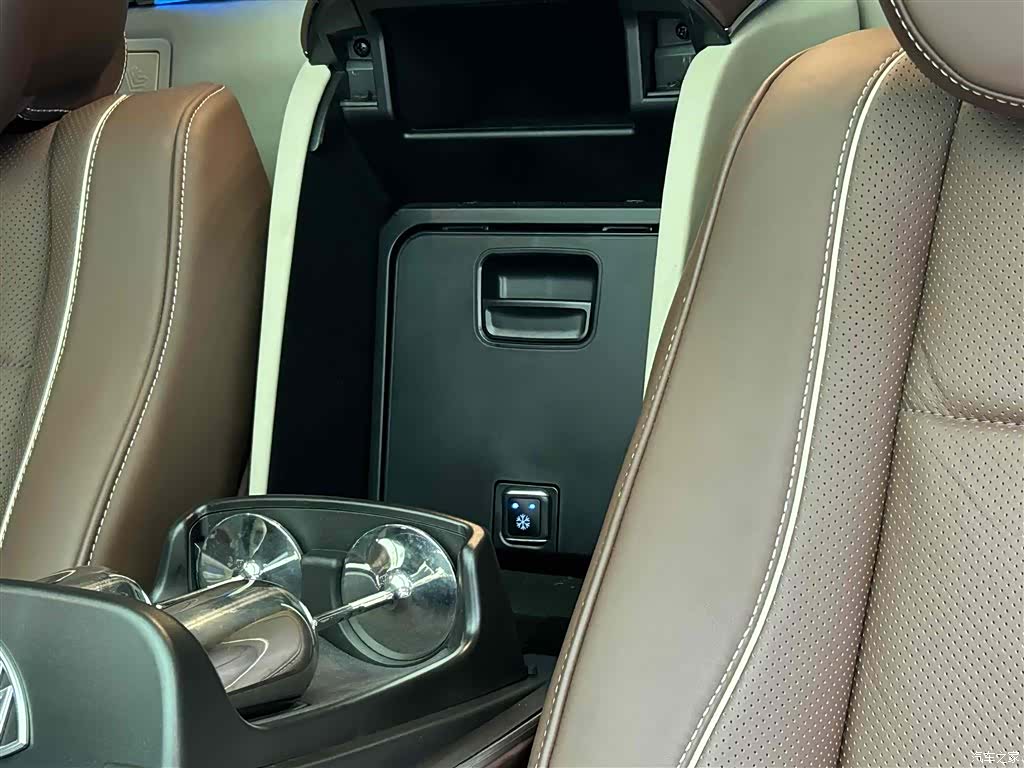 Maybach GLS, 2024 22